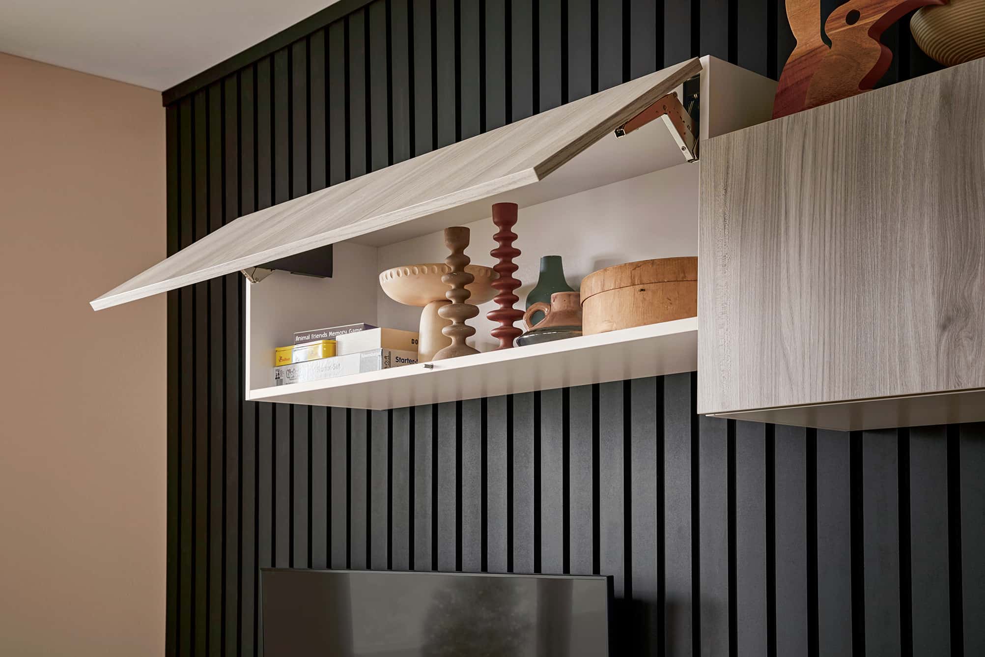 https://kh-product-catalog.s3.eu-central-1.amazonaws.com/cabinets/schueller-2024/OS_Klappe.jpg